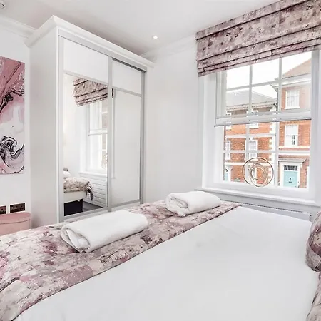 Bootham House Luxury Apartment 5 アパート *